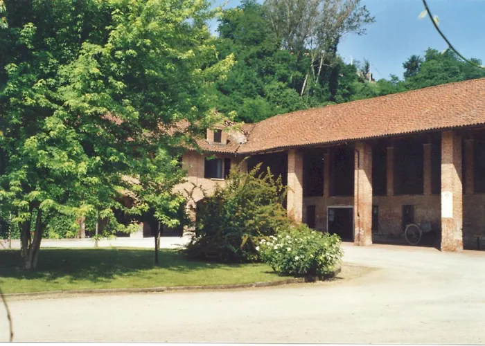 Marchesi Incisa Winery Lodge Farm stay *